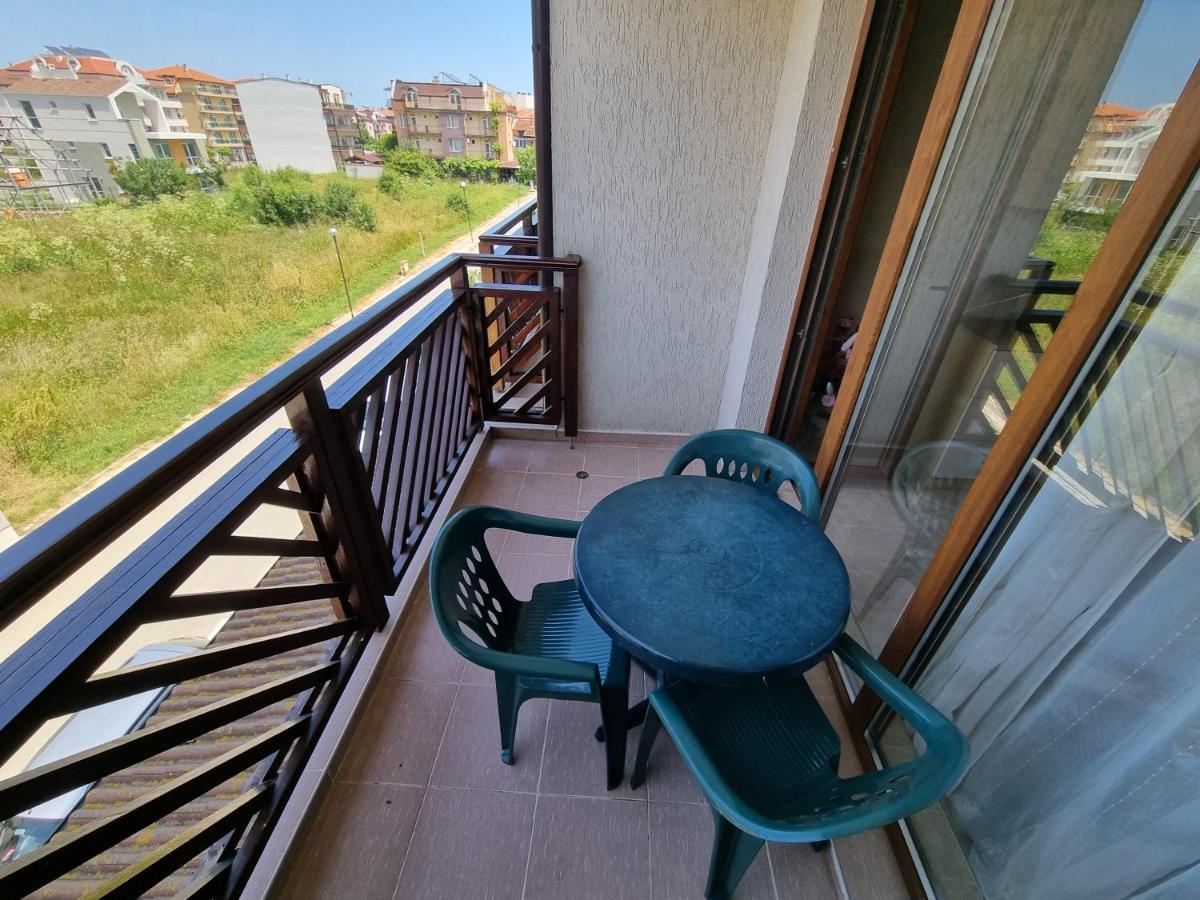 Apartments Приморсько Екстер'єр фото